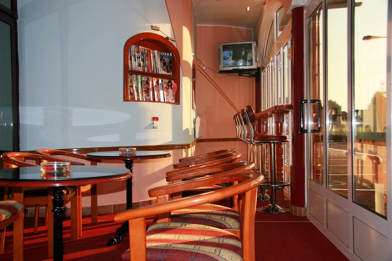 Taxi Bar Motel Bosanska Gradiska Exterior foto
